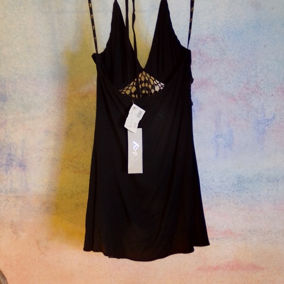 New tobi black "SKY" halter crochetw top w/ tags on - Picture 2 of 13